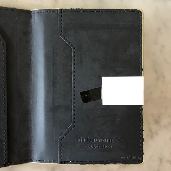 VIA LORENZO n.26 COLLECTION  Passport Case Gold Metallic - Picture 6 of 11